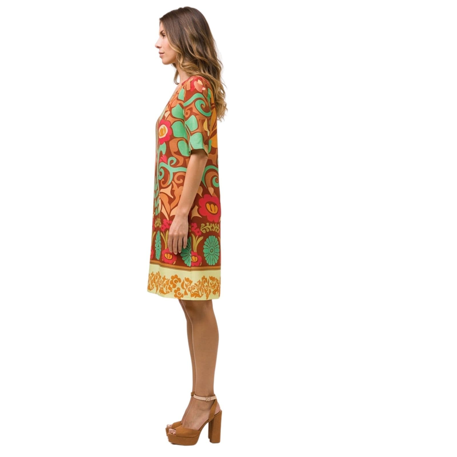 Abito estivo curvy in viscosa fantasia floreale arancio/verde – mezza manica, lunghezza ginocchio